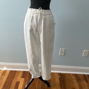 White Paper Bag Pants size M, New with tag Forever 21
